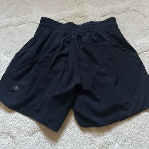 lululemon athletica black track that shorts